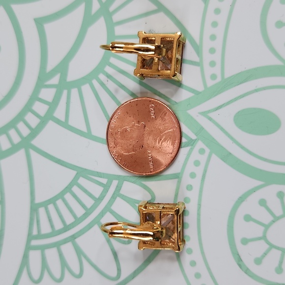 5/$20 Bundle deal - Pierced Earrings - Picture 3 of 3